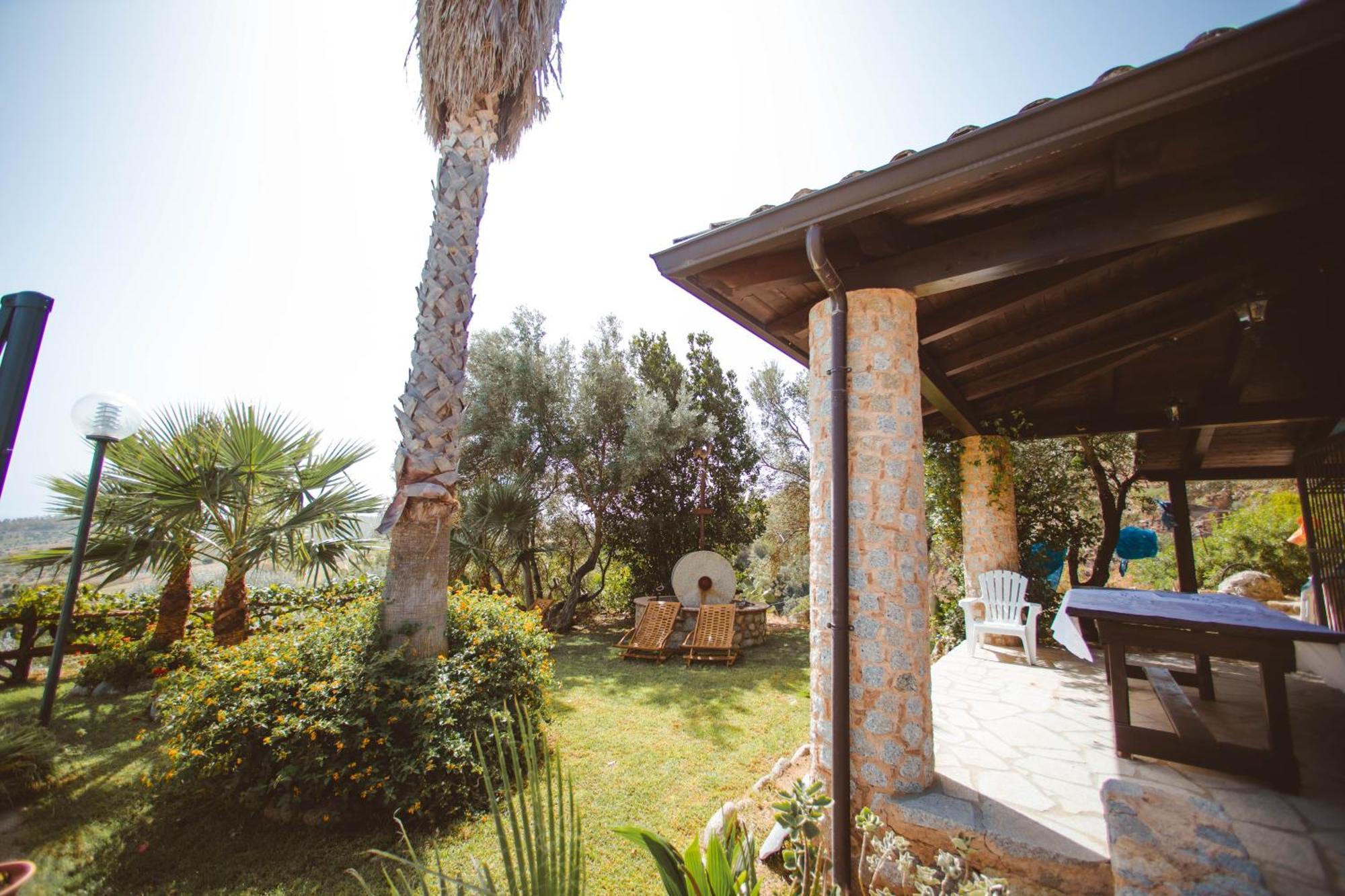 Calami - Villa Romeo - Private Apartments With Pool, Seaview & Olive Grove Santa Caterina Dello Ionio Marina Buitenkant foto