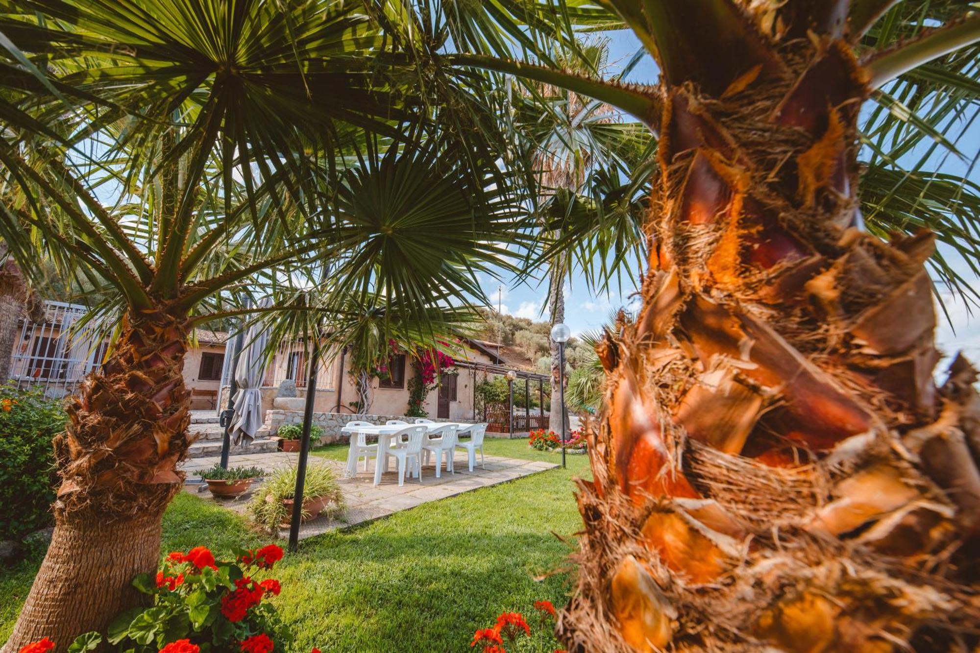 Calami - Villa Romeo - Private Apartments With Pool, Seaview & Olive Grove Santa Caterina Dello Ionio Marina Buitenkant foto